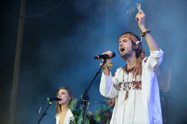 Kristal Fighters - Sebastian Pringle ve Eleanor Fletcher