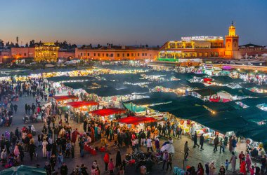 Akşamları Jamaa el-Fna Meydanı, Marakeş, Fas
