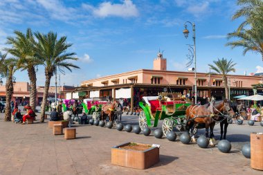 MARRAKESH, MOROCCO - 21 HAZİRAN 2019 Marakeş Caddesi, Fas, 21 Ocak 2019