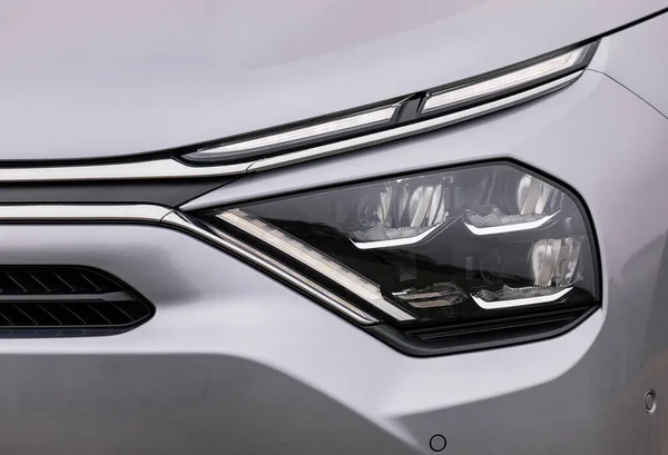 Передні Вогні Срібного Автомобіля Світлодіодні Технології Ліцензійні Стокові Зображення
