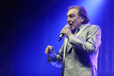 Çek popüler şarkıcı Karel Gott
