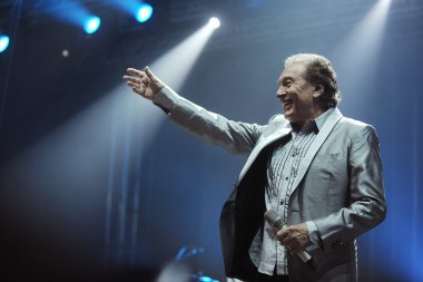 Çek popüler şarkıcı Karel Gott