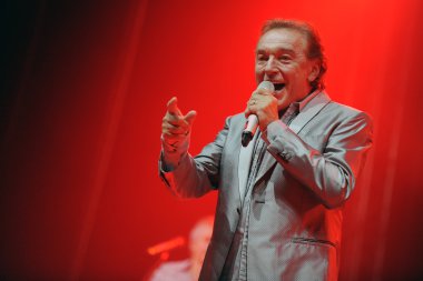 Çek popüler şarkıcı Karel Gott