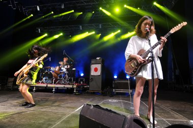 Tricot - Motoko Kida and Ikkyu Nakajima