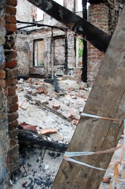 Süzebolu içinde bina yandı