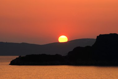 Sahilde gün batımı