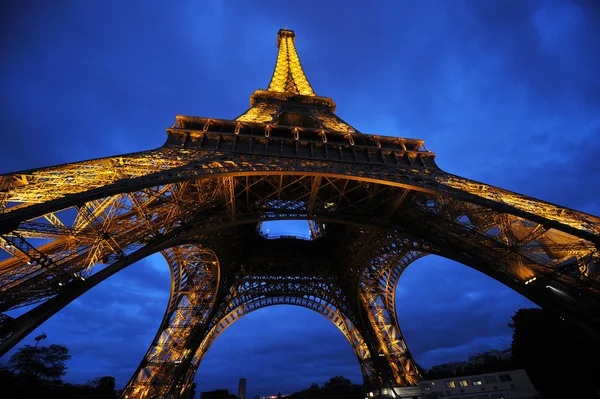 フランスのパリにあるエッフェル塔 — ストック写真