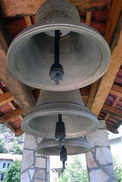 Церковні дзвони в монастирі — стокове фото
