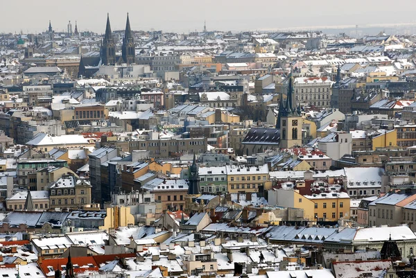 Inverno Praga, cidade sob neve — Fotografia de Stock