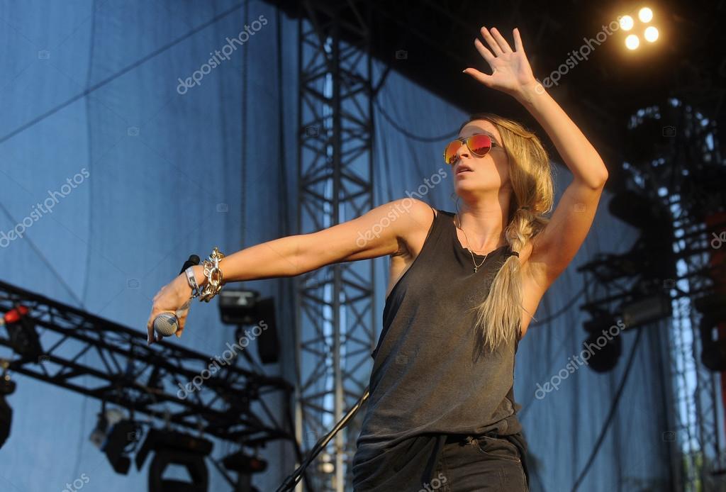 sandra nasic guano apes sandra nasic guano apes