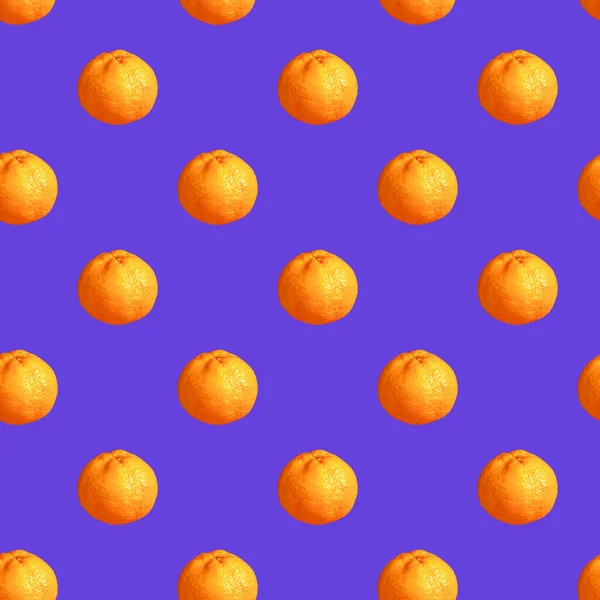 Nahtloses Muster Mit Mandarinen Auf Farbigem Hintergrund Minimal Isometrische Nahrungsmitteltextur — Stockfoto