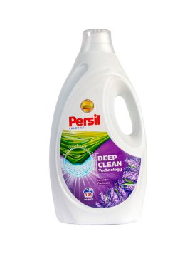 Plastik şişelerde sıvı deterjan. Ukrayna 'nın Kamenskoye şehrinde. 20 Mart 2020. Tecrit. Boşluğu kopyala.