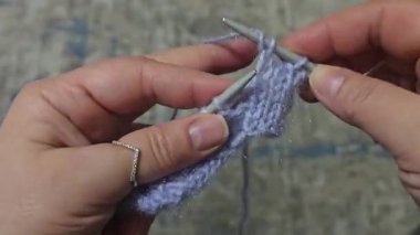 Ev dekorasyonu, moda ya da tekstil için uygun renkli örgü kumaşı. Örgü dersleri. Yapay zeka öğrenmek için örgü kalıpları.