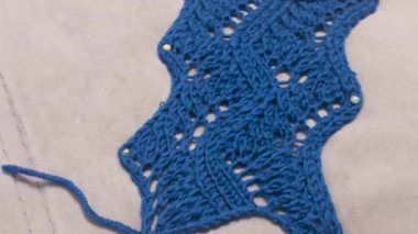 Ev dekorasyonu, moda ya da tekstil için uygun renkli örgü kumaşı. Örgü dersleri. Yapay zeka öğrenmek için örgü kalıpları.