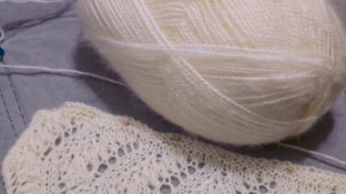 Ev dekorasyonu, moda ya da tekstil için uygun renkli örgü kumaşı. Örgü dersleri. Yapay zeka öğrenmek için örgü kalıpları.