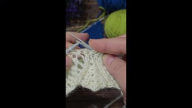 Ev dekorasyonu, moda ya da tekstil için uygun renkli örgü kumaşı. Örgü dersleri. Yapay zeka öğrenmek için örgü kalıpları.