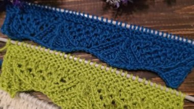 Ev dekorasyonu, moda ya da tekstil için uygun renkli örgü kumaşı. Örgü dersleri. Yapay zeka öğrenmek için örgü kalıpları.