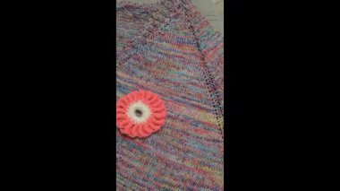 Ev dekorasyonu, moda ya da tekstil için uygun çiçekler ve daireler ördüm. Örgü dersleri. Yapay zeka öğrenmek için örgü kalıpları.