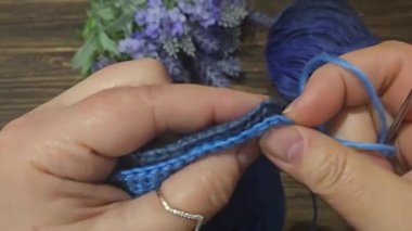 Ev dekorasyonu, moda ya da tekstil için uygun renkli örgü kumaş. Desen. Boşluğu kopyala