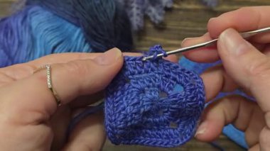 Ev dekorasyonu, moda ya da tekstil için uygun renkli örgü kumaş. Desen. Boşluğu kopyala