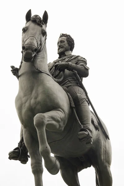 Statue des Königs henri iv — Stockfoto