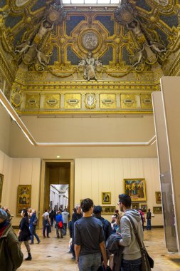 Louvre salonlarında