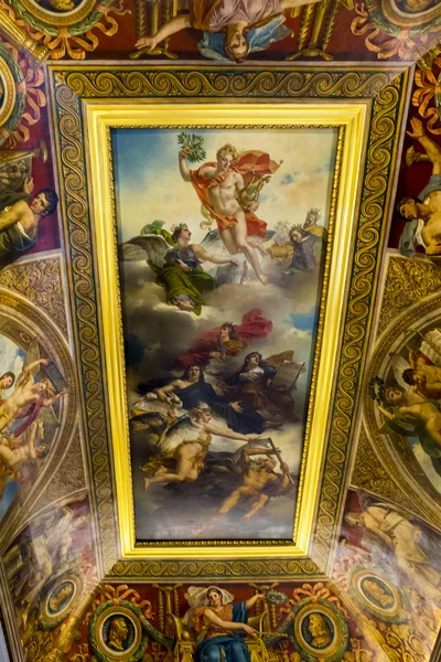 In the halls of the Louvre — Stock Photo, Image