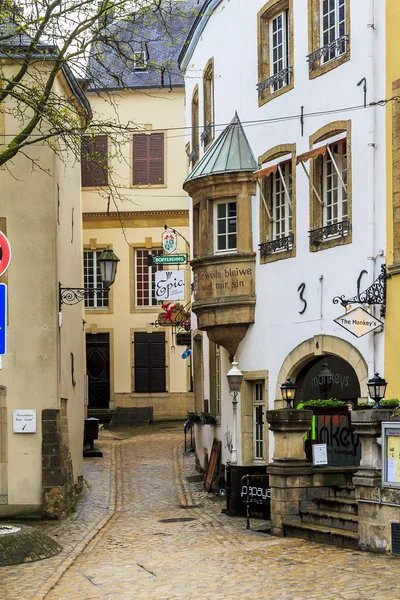 Um beco no centro de Luxemburgo — Fotografia de Stock