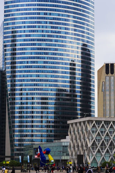 A Párizs - La Defanse felhőkarcoló — Stock Fotó