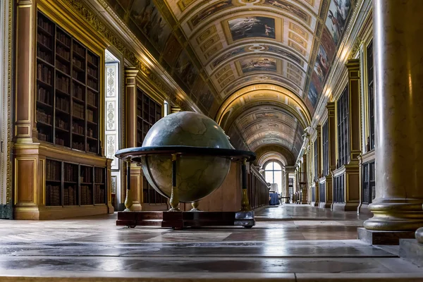 Fontainebleau Kraliyet Kütüphanesi