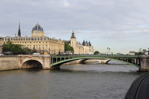 Palais de sprawiedliwości i Conciergerie — Zdjęcie stockowe