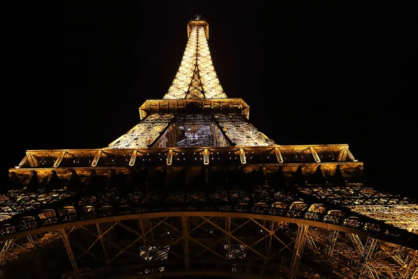 Illumination nocturne de la Tour Eiffel — Photo