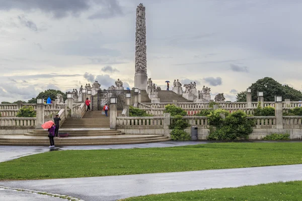 Vigeland park, der monolith auf dem plateau — Stockfoto