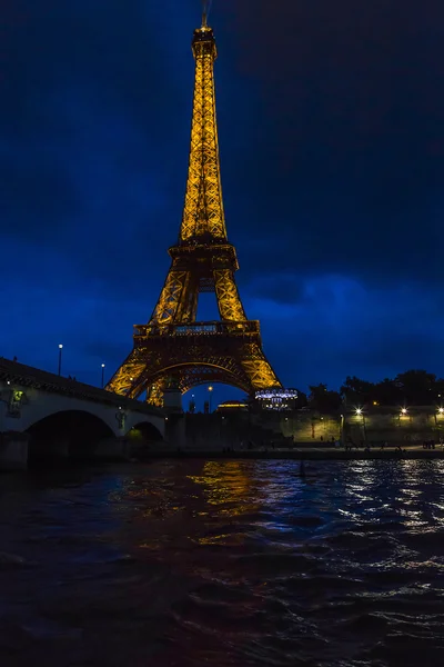 Illuminazione notturna della Torre Eiffel — Foto Stock