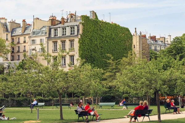 Jardín Catherine-Laboure, París — Foto de Stock