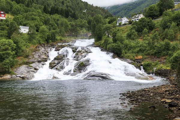 Vízesés Hellesyltfossen, Norvégia — Stock Fotó