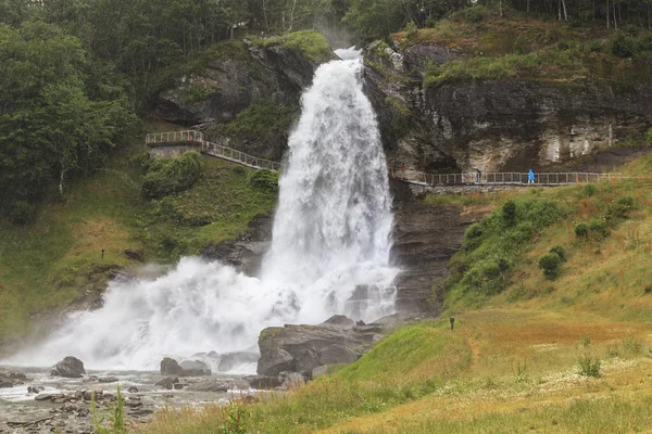 在挪威的瀑布 Steinsdalsfossen — 图库照片