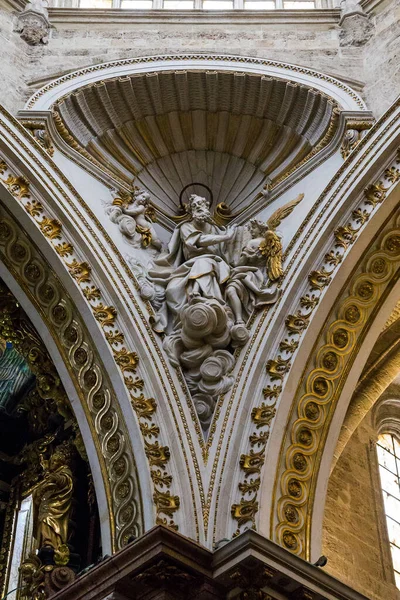 Валенція Іспанія Травня 2017 Року Скульптура Апостола Матвія Біля Основи — стокове фото
