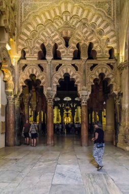 CORDOBA, İSPAN - 23 Mayıs 2017: Bu Mesquit 'in bir iç mekanı, Bin Sütun Tapınağı olarak adlandırılır. 