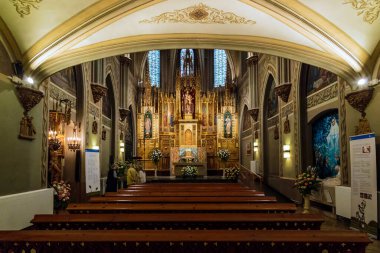 GİRONA, İSPAN - 14 Mayıs 2017 Burası Maria Gay Geriatri Merkezi 'nde sunağı olan Katolik kilisesi..