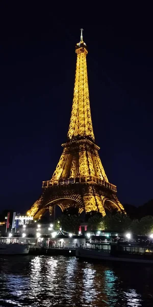Париж Франция Августа 2019 Года Вид Эйфелеву Башню Ночном Освещении — стоковое фото