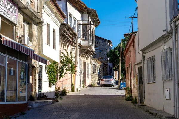 Kusadasi Turquia Junho 2021 Uma Rua Antigas Casas Estilo Turco — Fotografia de Stock