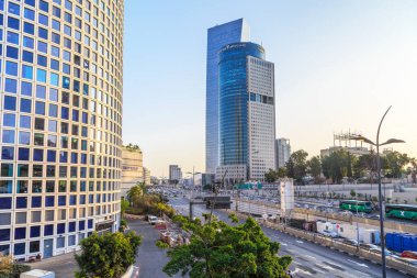 TEL AVIV, ISRAEL - 17 Eylül 2017: Kirya Kulesi, İsrail 'in en yüksek altıncı binasıdır..