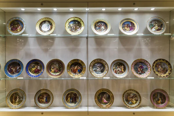 Vienna Austria May 2019 One Showcases Porcelain Tableware Museum Halls — Stock Photo, Image