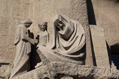 BARCELONA, İspanya - 16 Mayıs 2017: Bu Sagrada Familia 'nın Tutku Portal' ının sanatsal bir parçası.