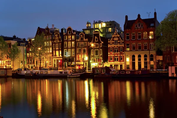 Tanzende Häuser in Amsterdam — Stockfoto