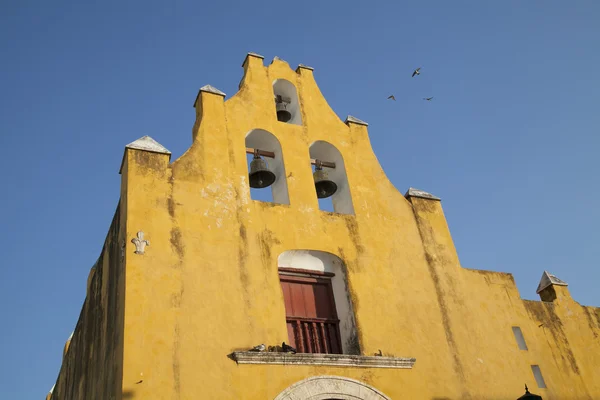 Campeche, Meksika'nın sömürge kasabadaki kilisenin cephe