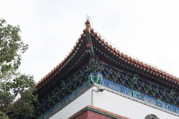 Hagyományos kínai templom és megtekintése — Stock Fotó