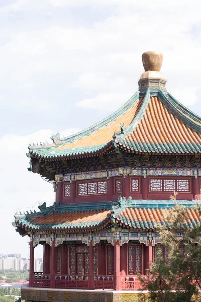 Temple chinois traditionnel et vue — Photo