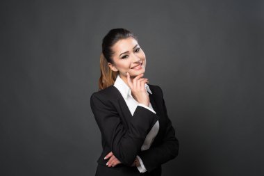 Bir stüdyoda iş kadını